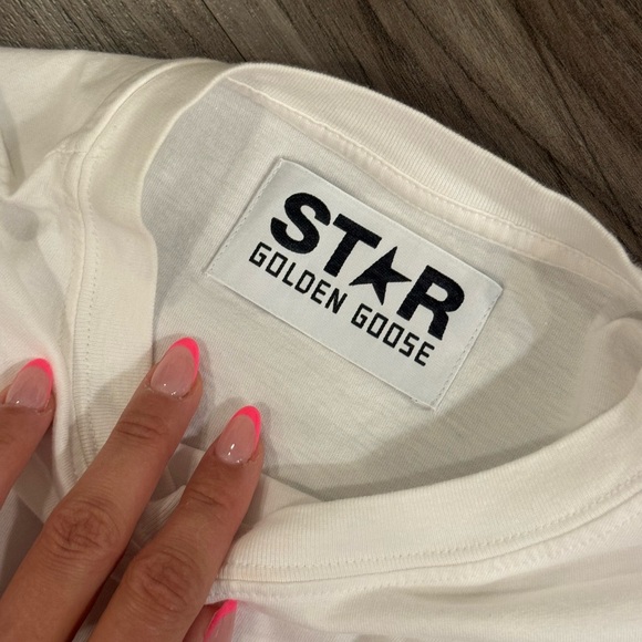 Fits a medium - Picture 3 of 3